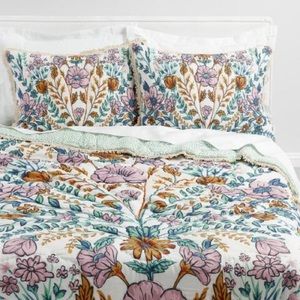 Ivory Floral Bouquet With Fringe Kasie Bedding Set